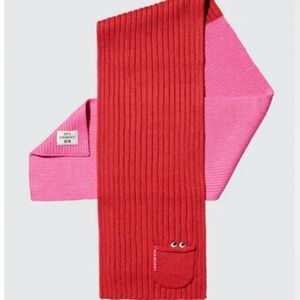 Anya Hindmarch Uniqlo red & pink touch of wool heattech knitted stole scarf NWT